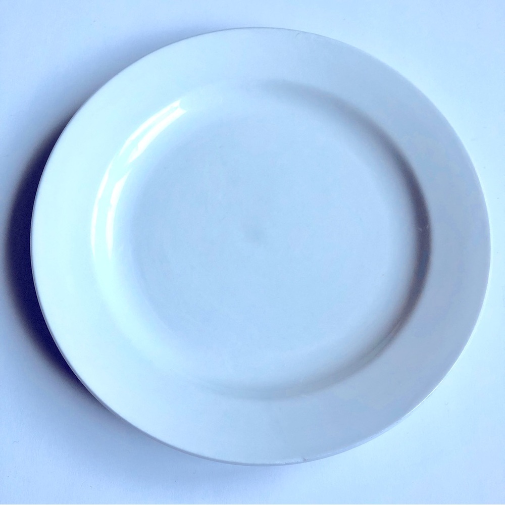 Vintage ATLANTIC CHINA Plate Round Dish White 8 1/2”, 1 Plate